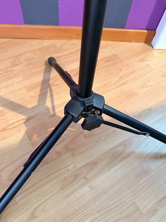Supporti per strumenti musicali & leggii: Notenständer massiv schwarz – Usato da Weggis venduto da urs_rj7p 2