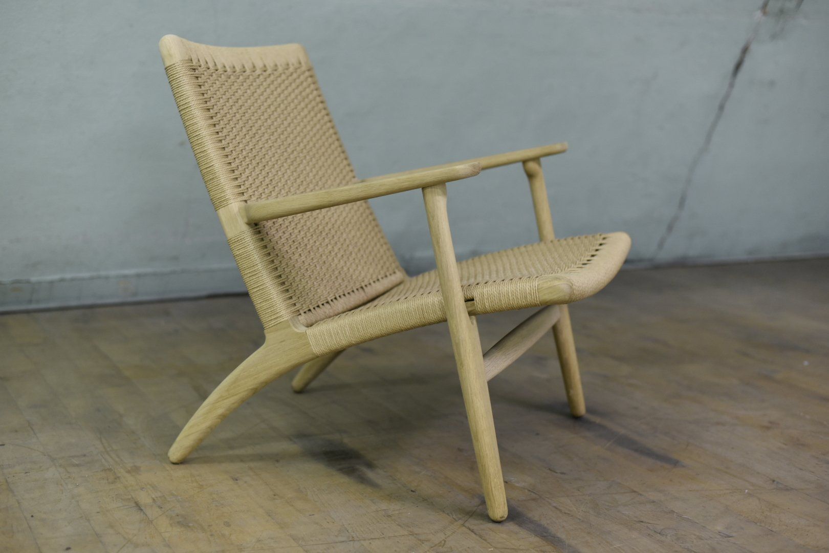 Poltrone: Sessel CH25 von Hans J. Wegner – Usato da Lichtensteig venduto da UsedIN 3
