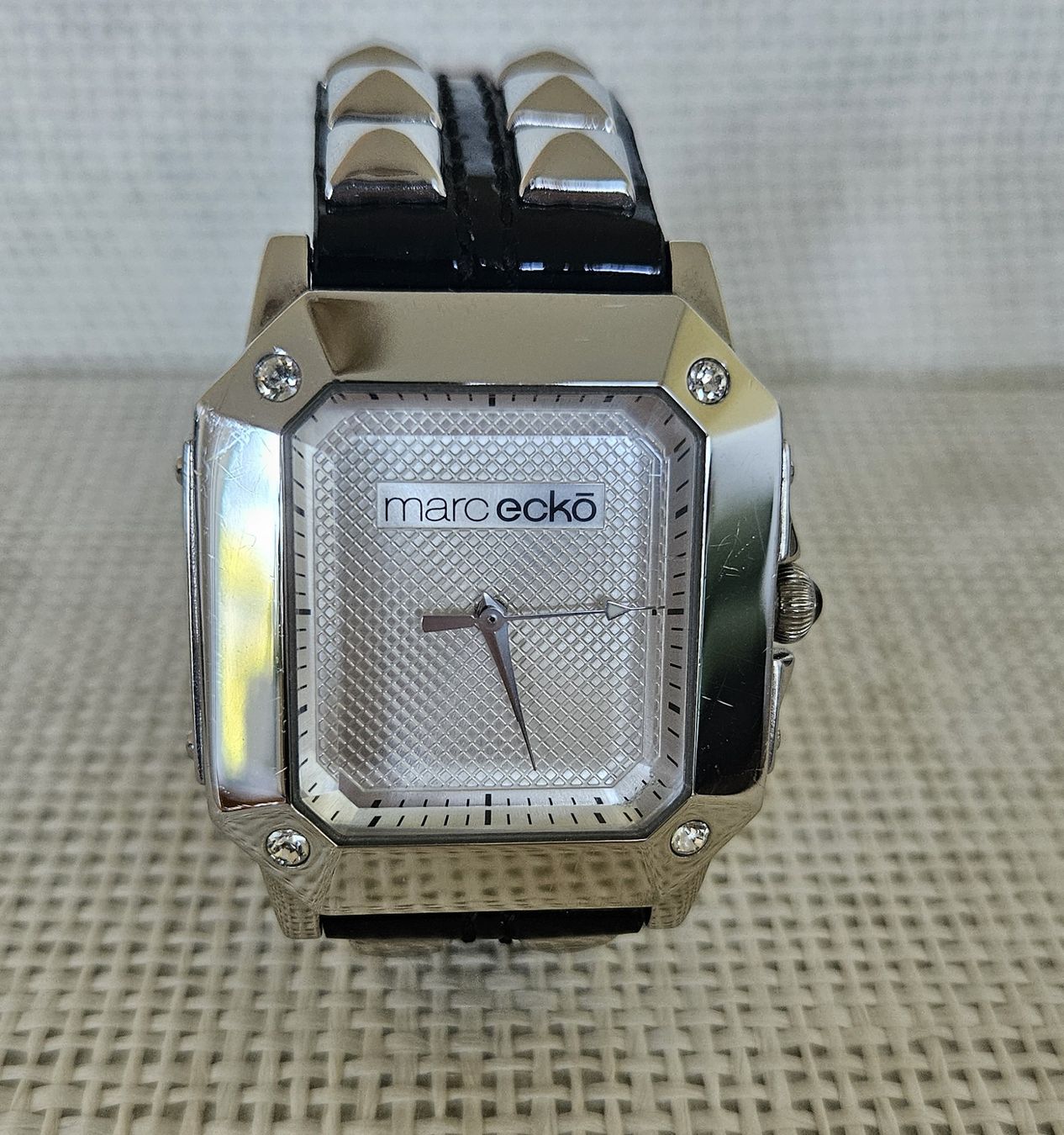 Marc Ecko Uhren: marc eckō Uhr mit Lederband – Gebraucht aus Bern von sm09f462