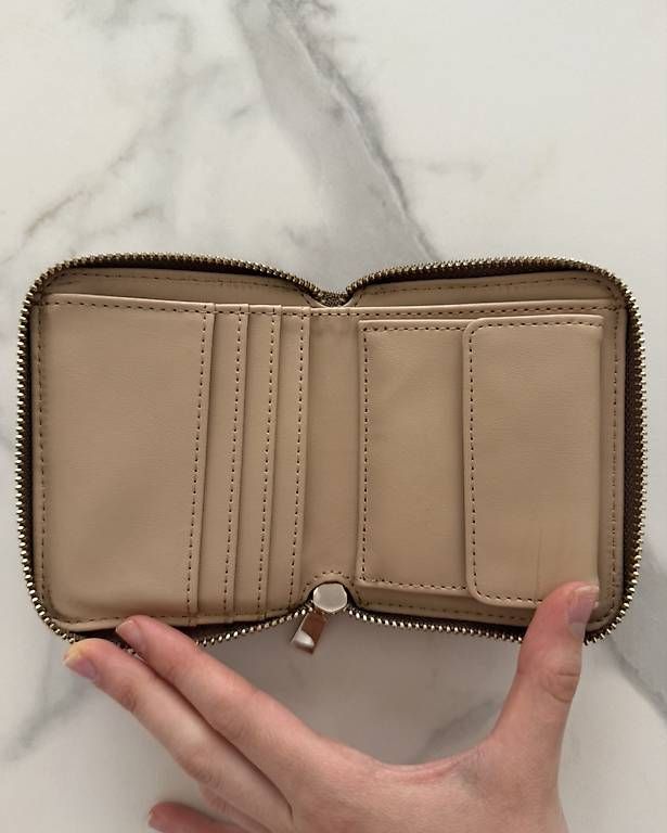 Borse da donna: Guess Handtasche mit Portmonee  – Usato da Zollikofen venduto da noa_gw5d 2