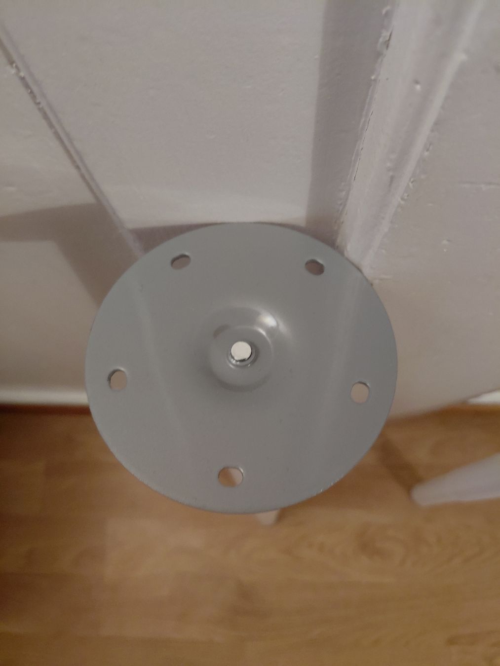 Ikea Autre mobilier: zwei höhenverstellbare Tischbeine – D'occasion à Wattwil par jul_dws2 1