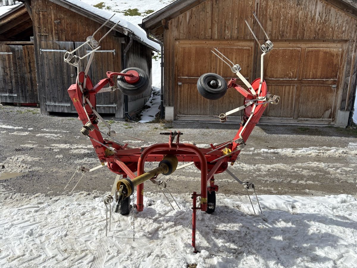 Tutte le macchine: Kreiselheuer Pöttinger  Hit 4.4 alpin – Usato da Elm venduto da jpe_kwx6