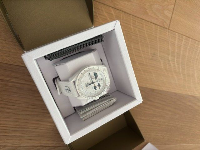 Swatch Orologi: Moonshine Gold Cold / Moon Swatch – Nuovo e nell'imballaggio originale da Châtel-St-Denis venduto da pil_cky2 1