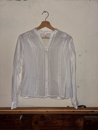 Damen Bluse weiss mit Lochstickerei guter Zustand