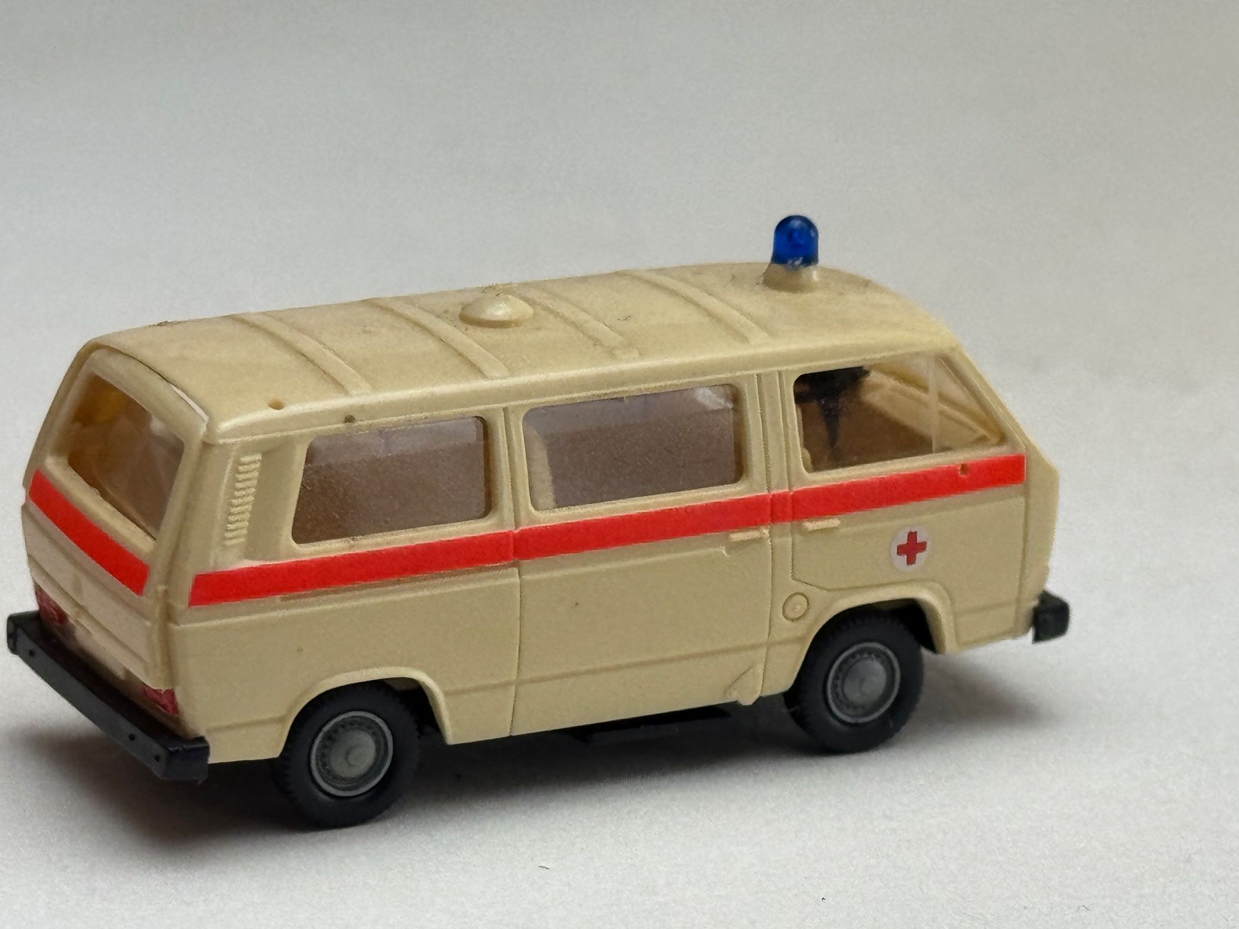 Volkswagen Modellini d'auto: EB- Roco VW T2 Rotes Kreuz – Usato da Elm venduto da Wikmtz 1