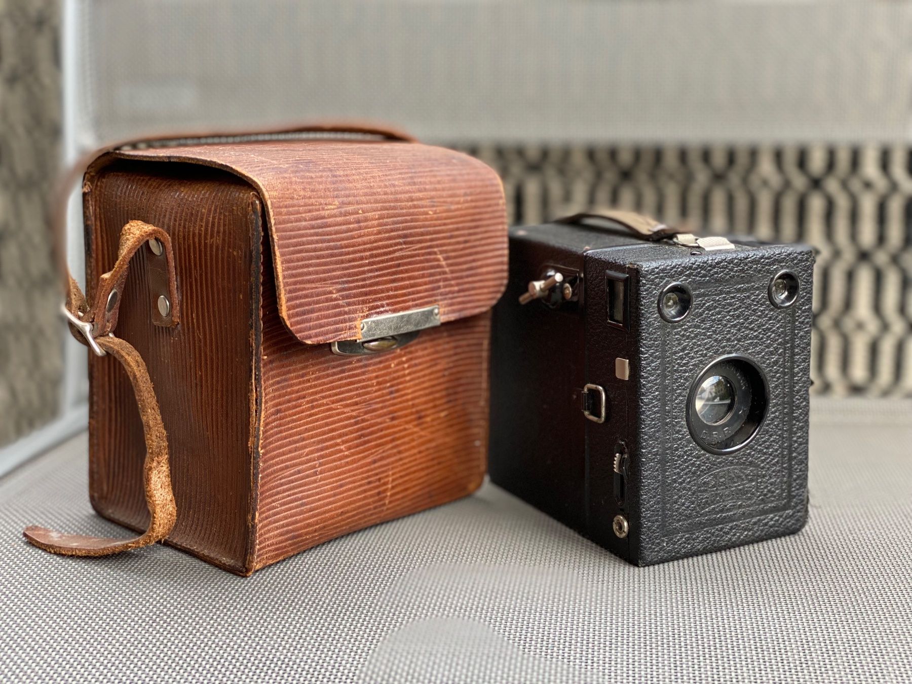 Fotocamera: Historische Boxkamera – Usato da Wirzweli venduto da Kreonides