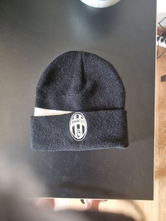 Juventus Mütze schwarz weiss gestrickt neuer Zustand