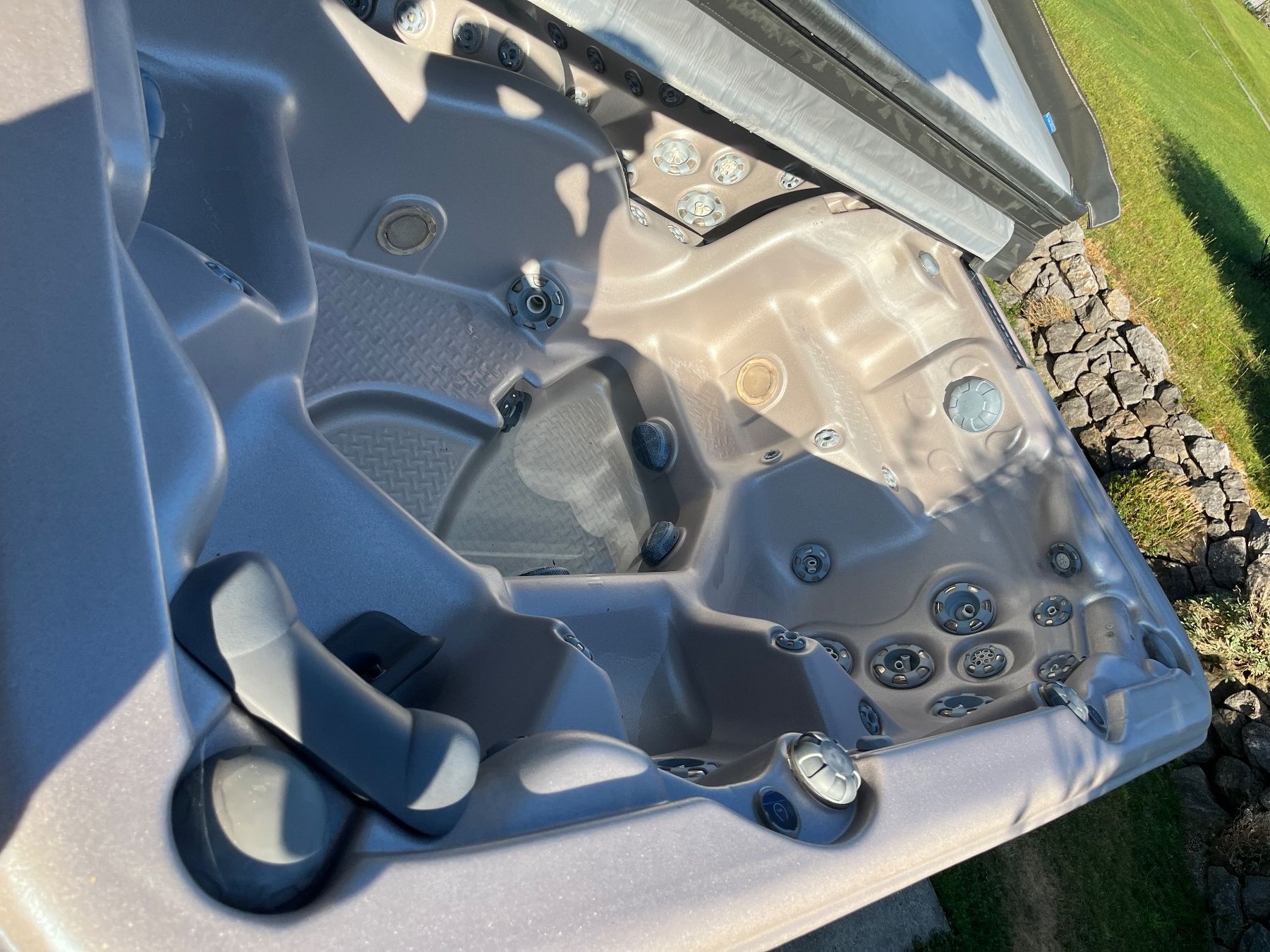 Jacuzzi Whirlpool: Whirlpool – Gebraucht aus Schwellbrunn von sch_d8yf 1