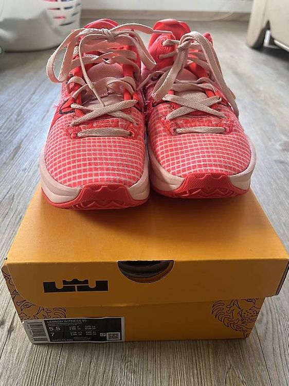 Scarpe da uomo: Chaussures de basket Nike Lebron taille 38 – Usato da Yverdon-les-Bains venduto da car_xd5s 1