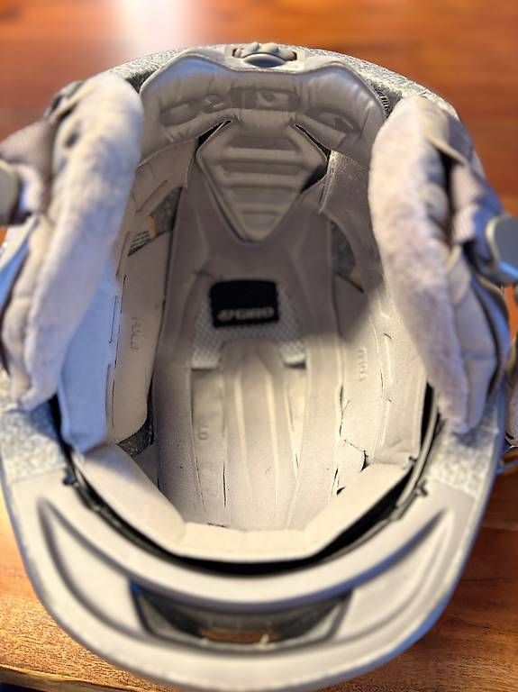 Giro Caschi: Snowboardhelm der Marke Giro – Usato da Galgenen venduto da 20Usa13 2