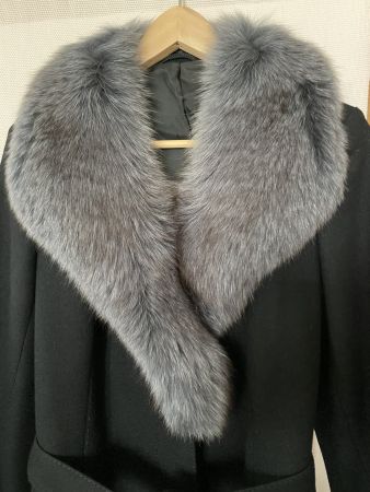eleganter Schurwoll-Mantel mit Echtfell-Kragen (Polarfuchs)