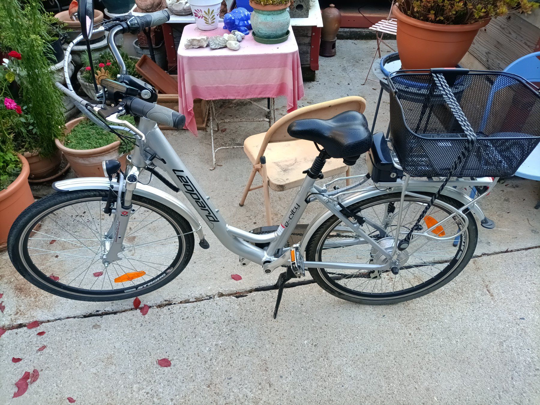 Leopard Biciclette: vélo électrique Leopard E-City / Sans le chargeur – Usato da Nyon venduto da dlu_2yfc 1