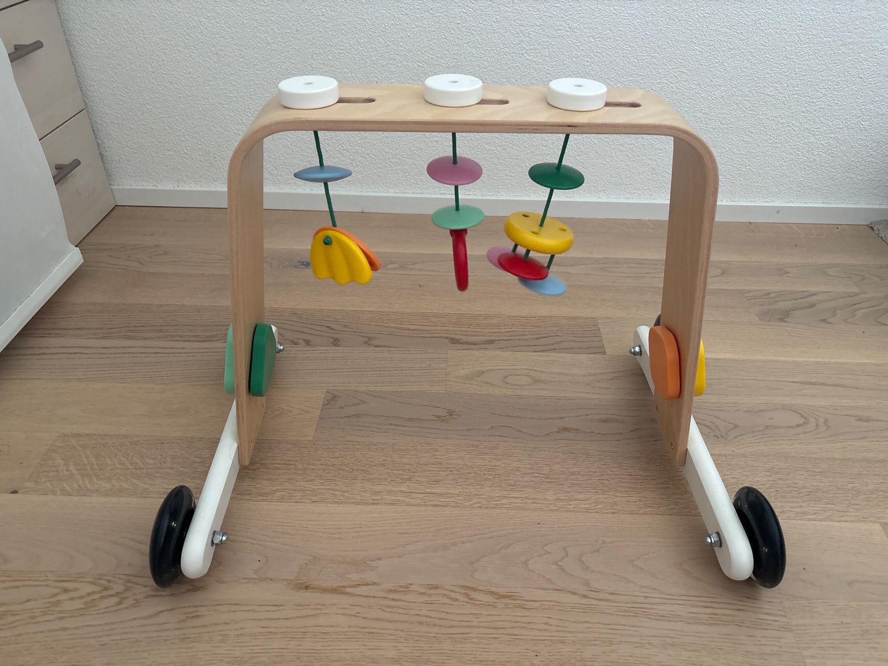 Giocattoli: Mobile und Laufhilfe – Usato da Pfäffikon ZH venduto da R-Jako 1