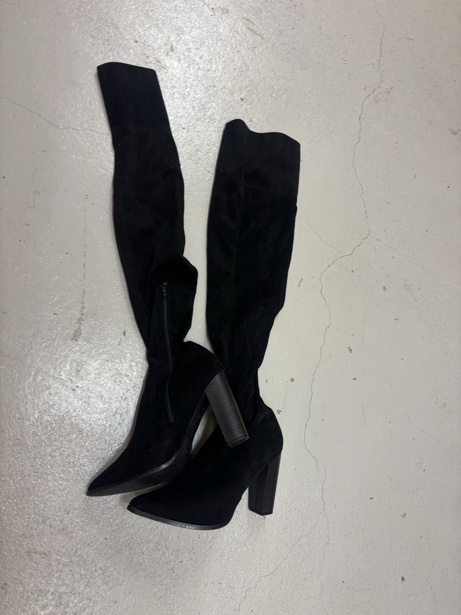 Scarpe da uomo: Overkniestiefel gr.41 – Usato da Zug venduto da Biki72 1