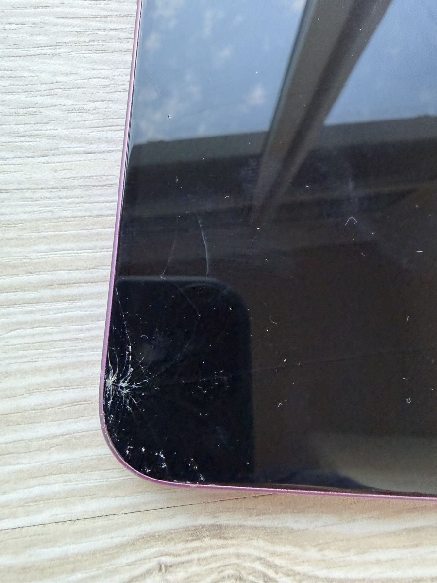 Apple Telefoni cellulari / Smartphones: iPhone 16 Pink 256GB, Display defekt – Difettoso da Bünzen venduto da Cozmo82 1