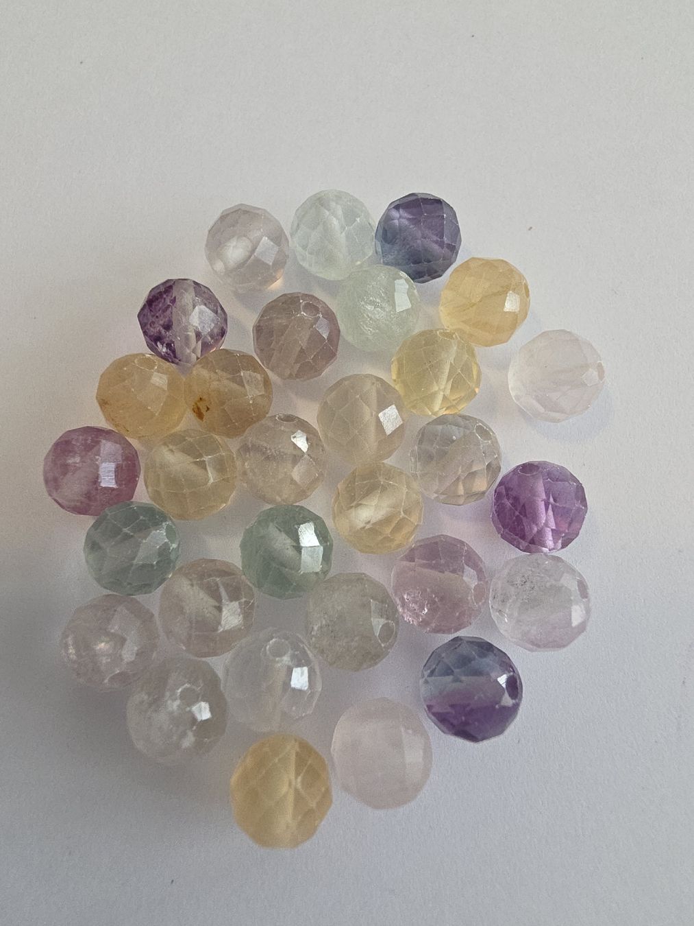 Minerali & Pietre curative: Fluorit facettiert ca. 6mm. Perlen 30 Stück lose – Nuovo e nell'imballaggio originale da Menziken venduto da Mirager 2