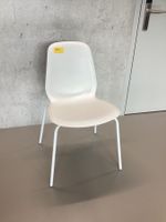 Schalenstuhl weiss mit Metallgestell- Wiitergäh