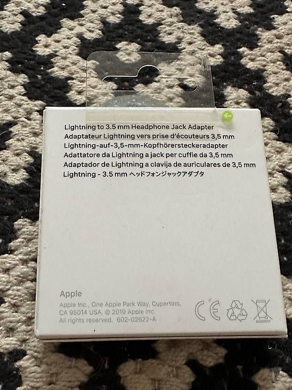 Apple Caricabatterie: Apple Lightning-auf-3.5mm- Kopfhöreranschluss – Usato da Amriswil venduto da tom_86pz 1
