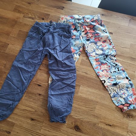 2 Sommer Hosen, leicht und luftig, Grösse 116