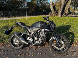 Honda CBF300NA (2024)  Neuwertiger Zustand, Schwarz