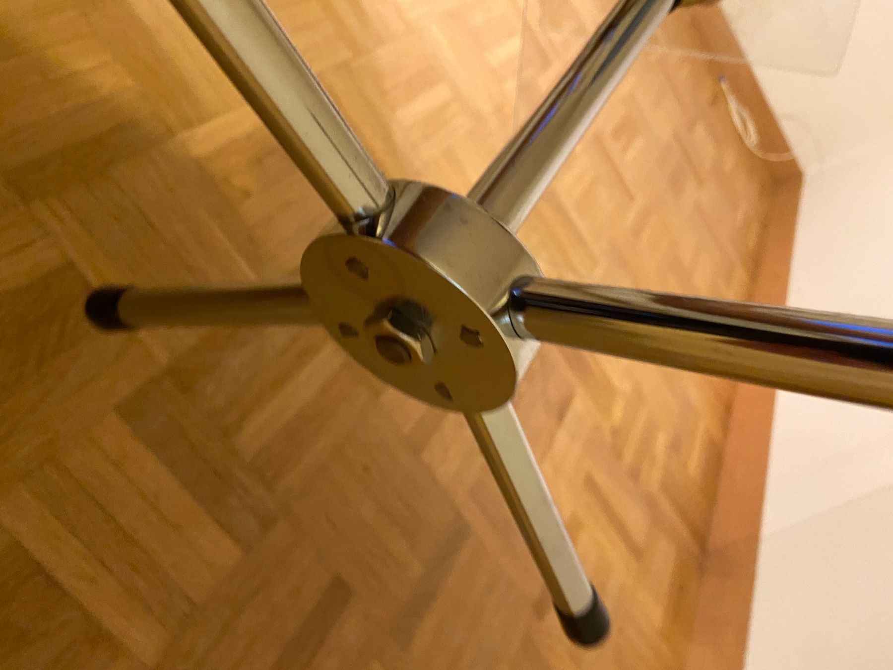 Tavoli: Glas Beistelltisch - verstellbar – Usato da Meilen venduto da rowland534 3