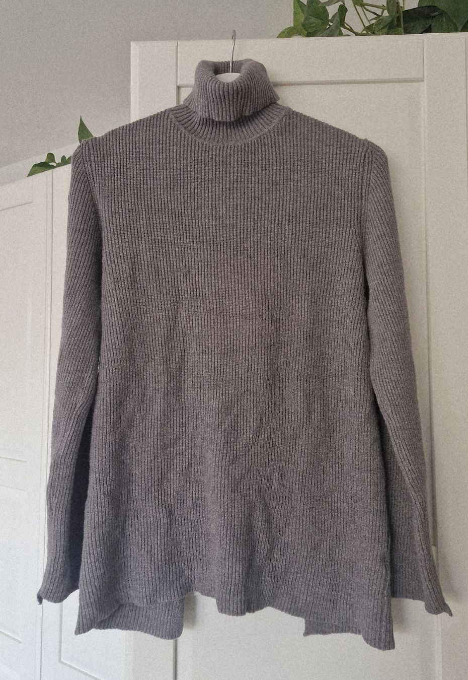 Maglioni & Felpe: Rollkragenpullover mit Rückenausschnitt, Fashionnova, Gr. S – Usato da Fislisbach venduto da mgr_yy8b