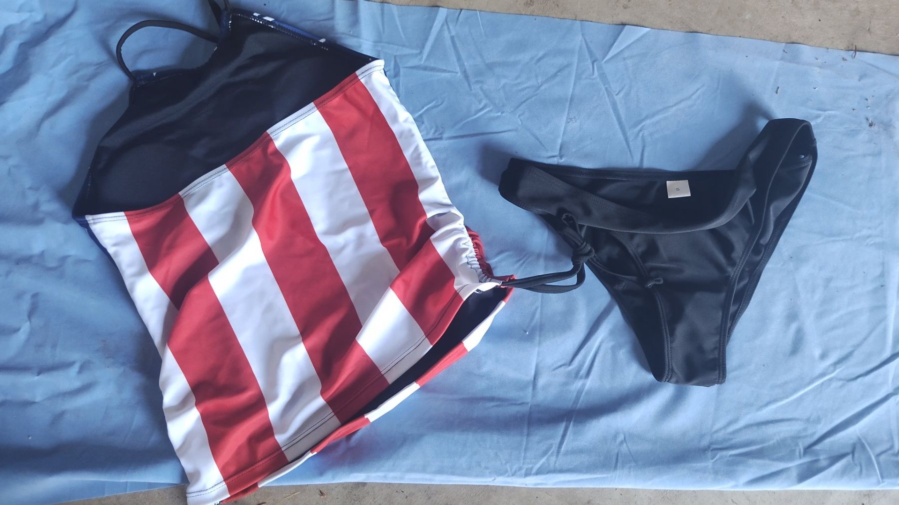 Costumi da bagno & Bikini: Damen Tankini Grösse S, Flagge – Nuovo (secondo la descrizione) da STEFFISBURG venduto da Sumerstorm 2