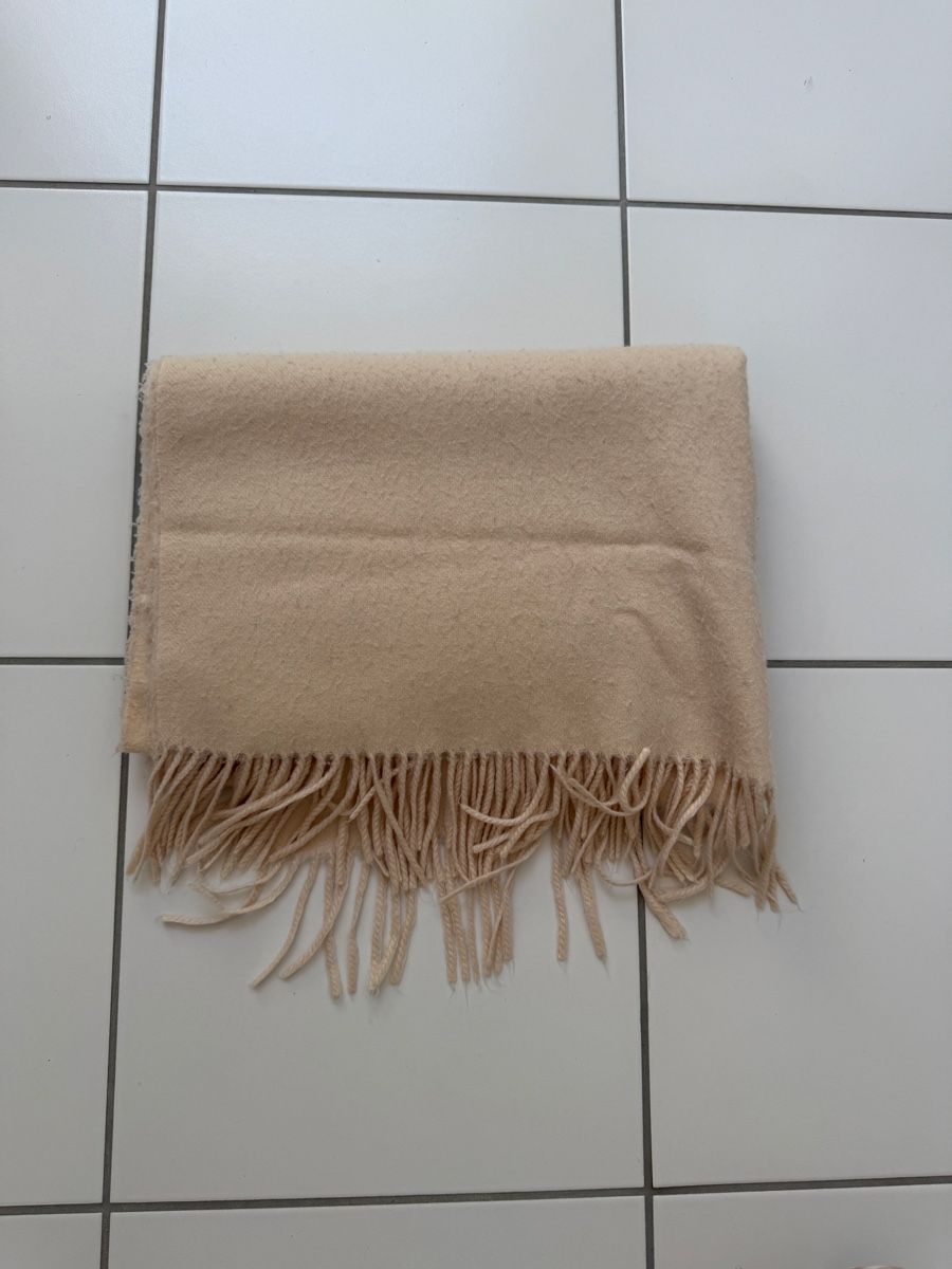 H&M Foulards, Tücher & Schals: H&M Schal – Gebraucht aus Schmerikon von 80zz08