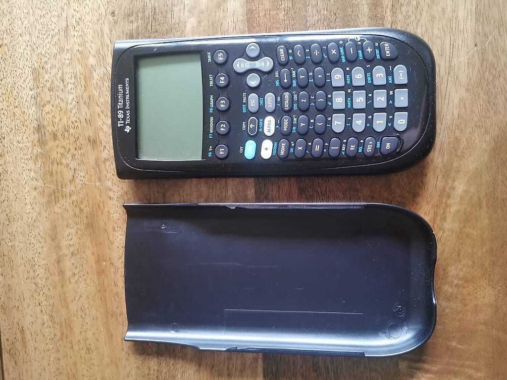 Calculatrices: Texas Instruments TI-89 Titanium – D'occasion à Lenzburg par kgei 4