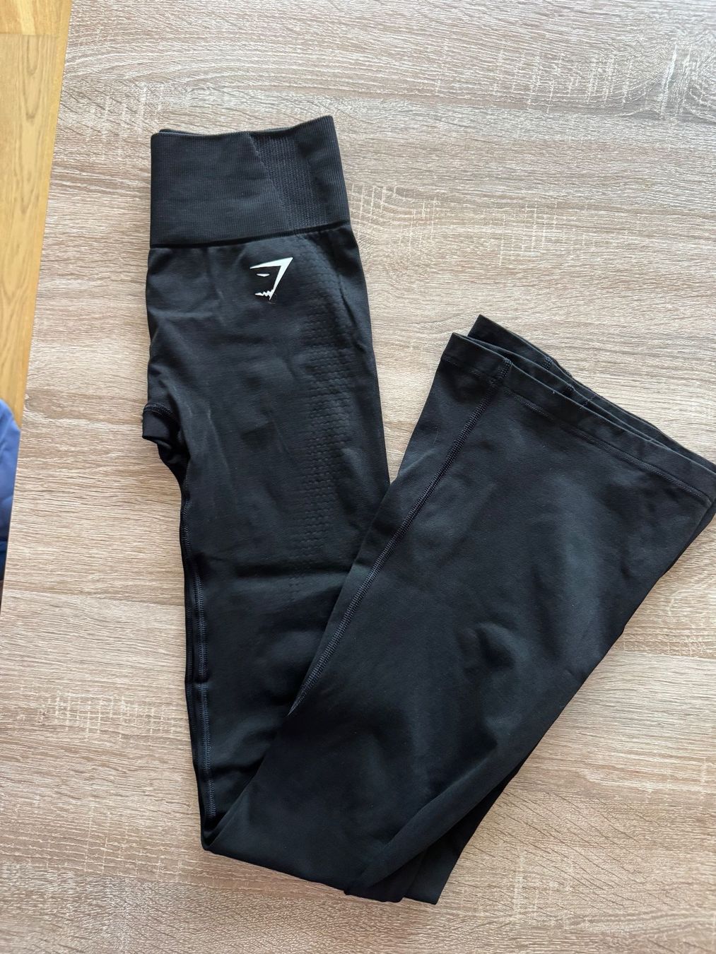 Leggings: Gymshark VITAL SOFT FLARED LEGGINGS - Black S – Nuovo (secondo la descrizione) da Zürich venduto da SNovo