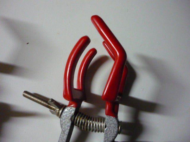 3-Finger-Laborklemme Mit Stativhalter – Öffnung 20-90 Mm, Gummiert, Verstellbar, Für Retortenstäbe Bis 18 Mm