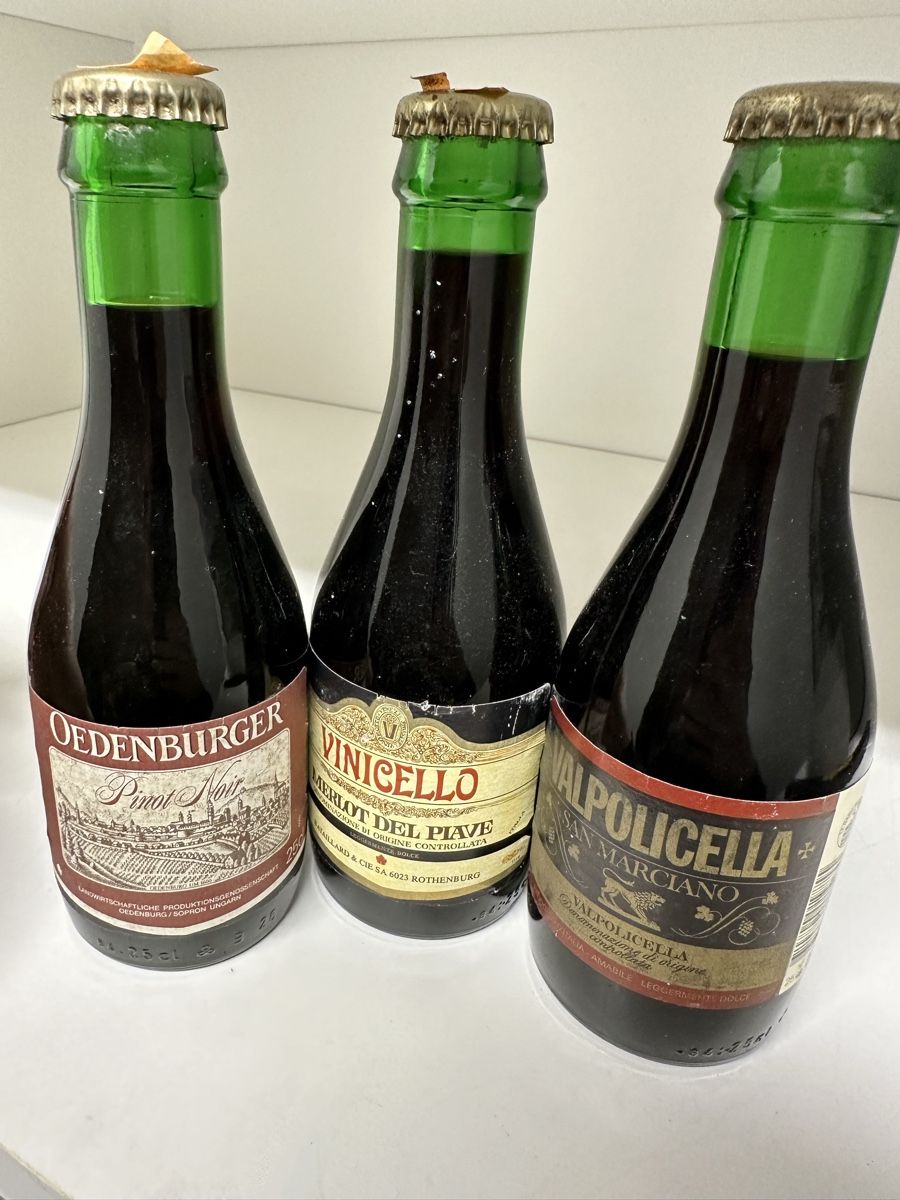 Bicchieri: Miniature Wine Bottle Collection - Collector's Set, 3pcs – Usato da Seuzach venduto da Wolf936