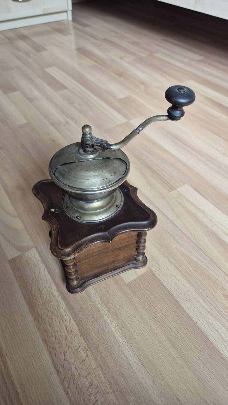 Toutes les décorations: Kaffemühle – D'occasion à Kappel SO par jon_558w 1