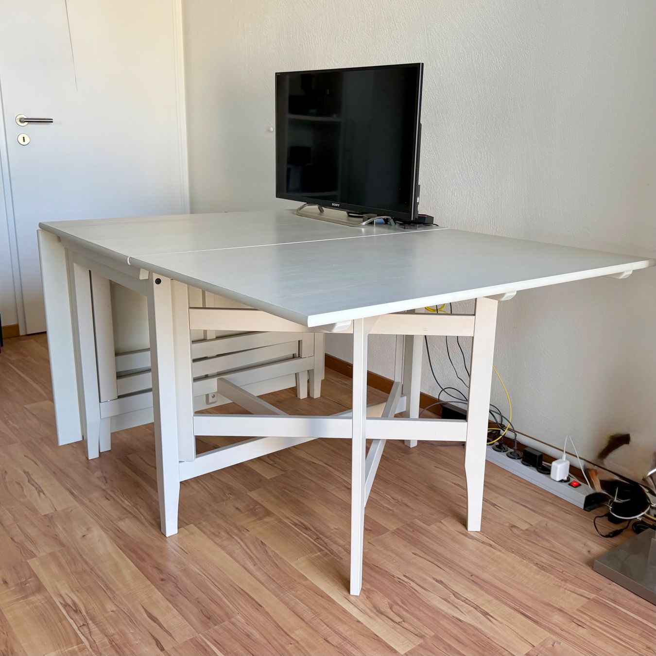 Ikea Tische: Vielseitig wandelbarer Ess-/ Schreib- oder Arbeitstisch – Gebraucht aus Gebertingen von redeal 3
