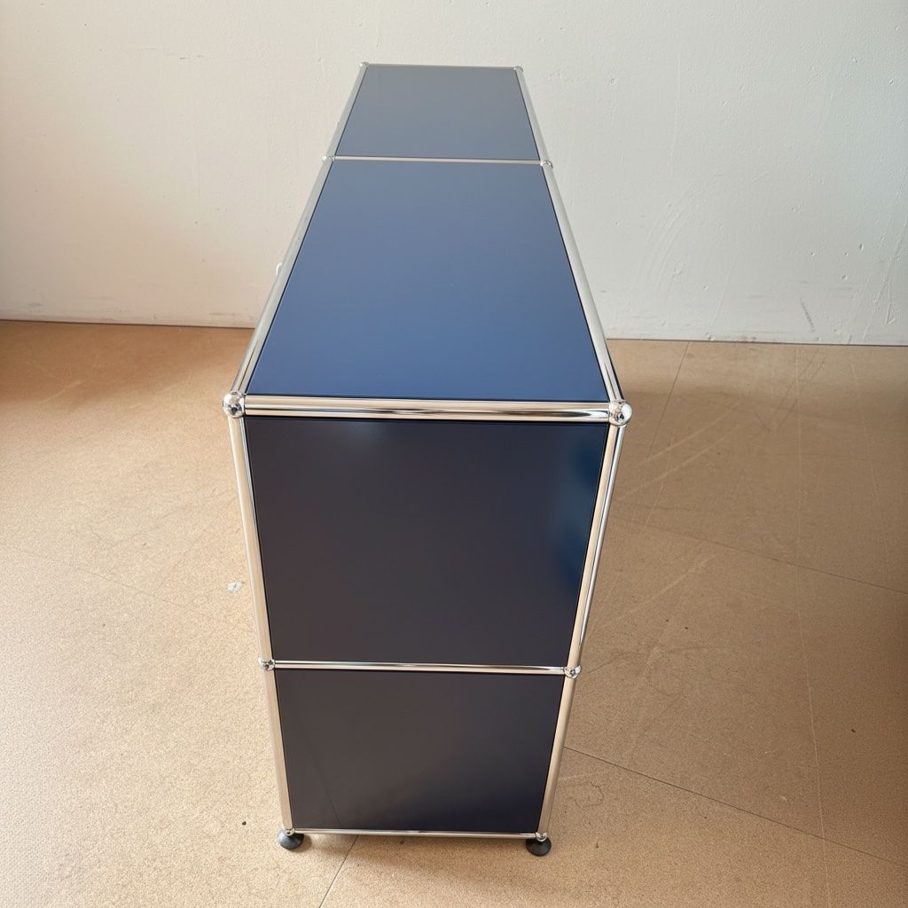 USM Scaffali: USM Haller Sideboard Stahlblau mit Klappen – Nuovo (secondo la descrizione) da Hellbühl venduto da copy-swiss 1