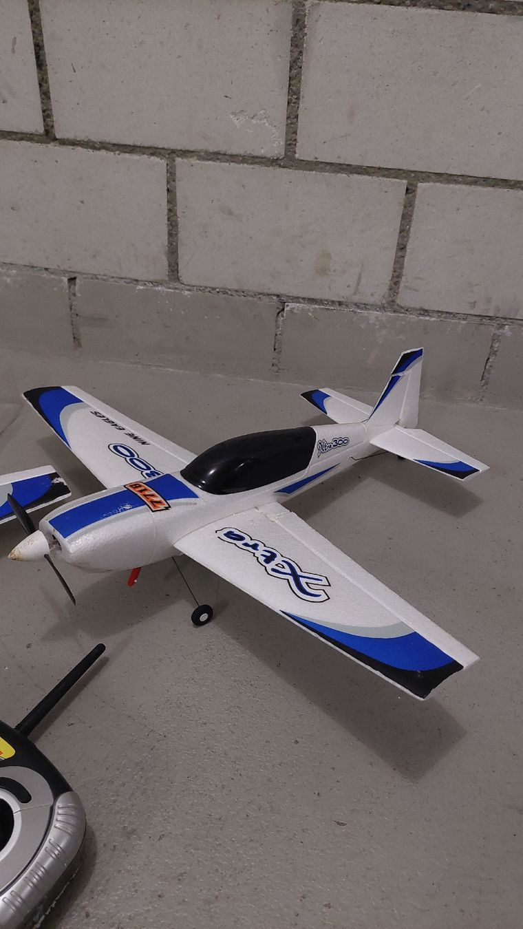 RC Modellbau: RC Flugzeug Nine Eagles XTra 300 – Gebraucht aus Uster von Dmarra