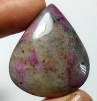 Cabochon L-6848 – Rubin 31X27X7mm 47.20 Karat