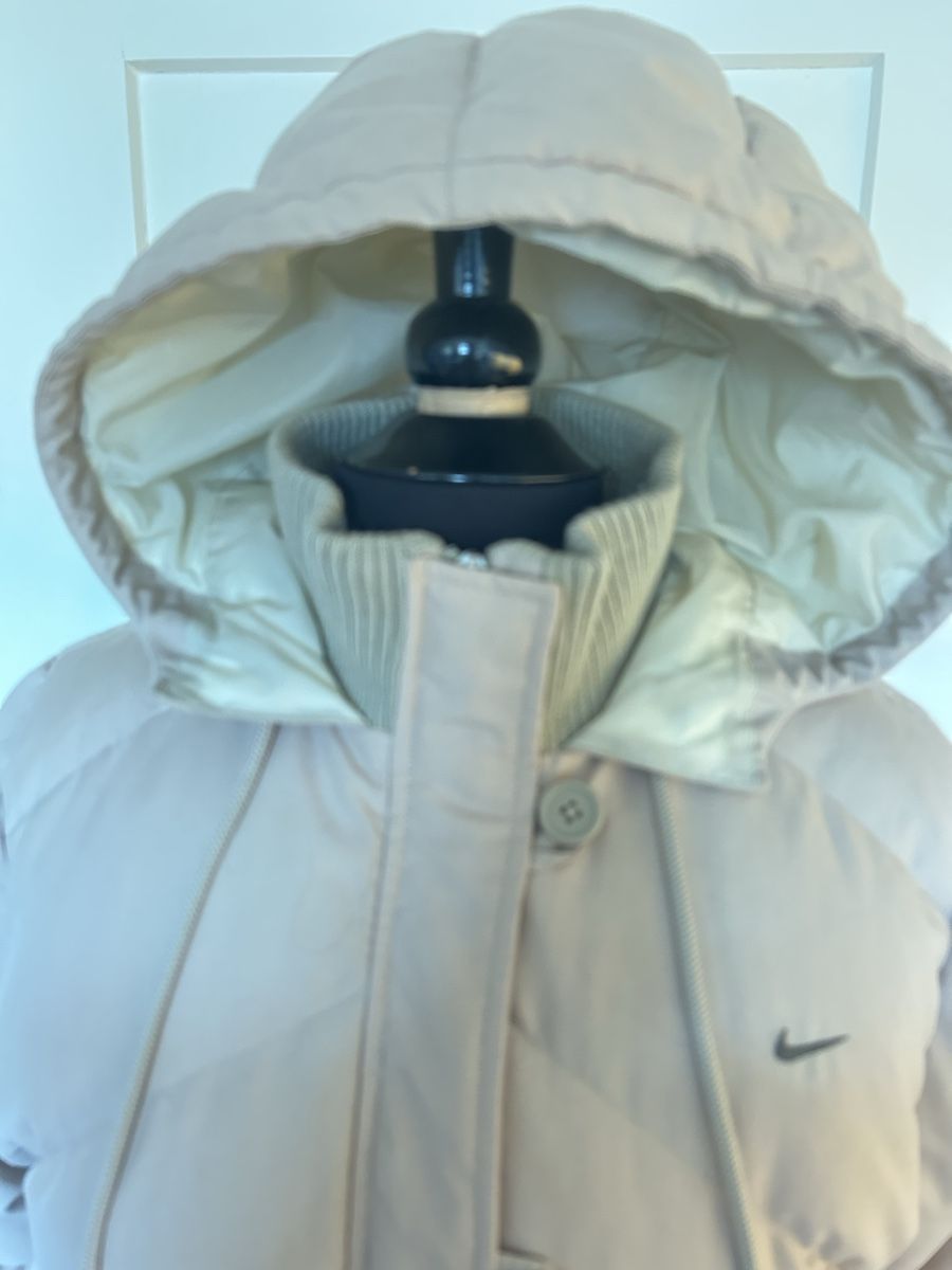 Cappotti: Nike Daunenmantel beige – Usato da Oberrieden venduto da SolarisZH 3