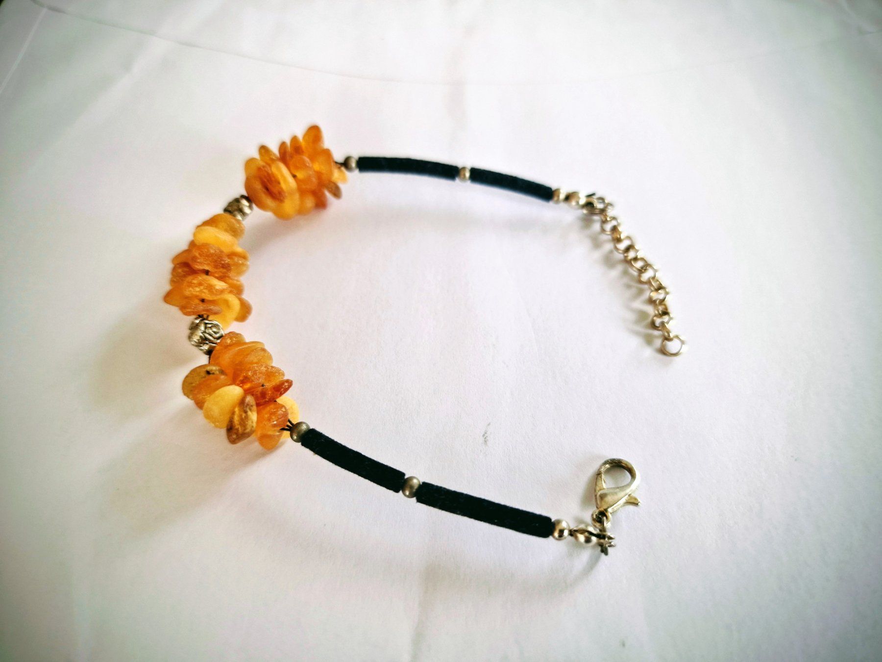 Bracelets: Bernsteinperlen in Rosenform, perfekt als Geschenk – Neuf (Voir description) à Widnau par Marakumba 2