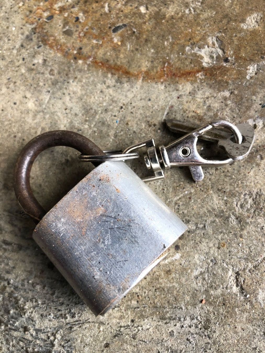 Cadenas: Altes schloss – D'occasion à Reinach AG par rares75