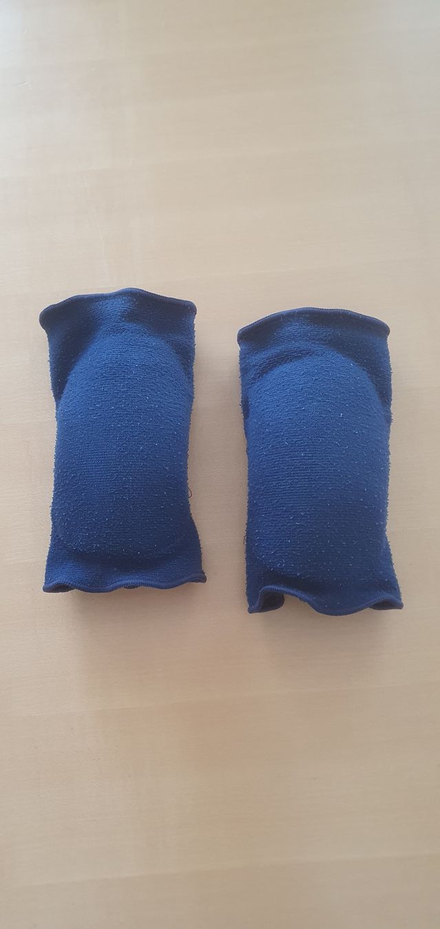 Decathlon Protezioni & Imbottiture: Volleyball Knieschoner blau – Usato da Ballwil venduto da Mirjam789