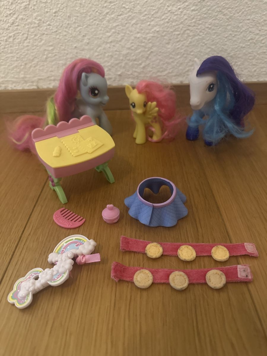 Hasbro Statuette: My Little Pony Set und Accessoires – Usato da Wettswil venduto da ann_cdf7
