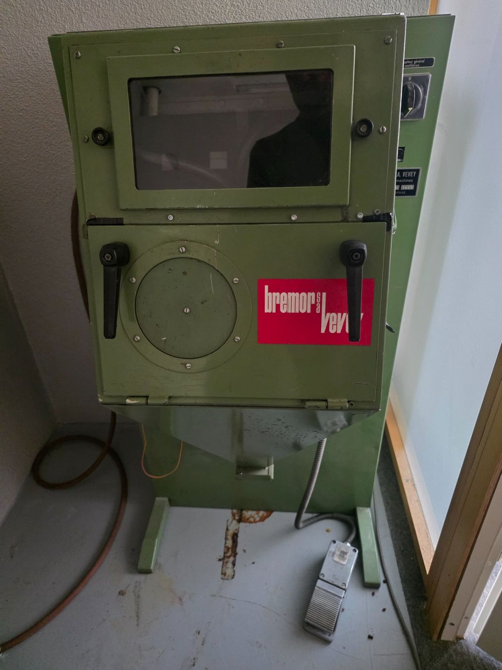 Toutes les machines: Sableuse machine industrielle Bremor S.A. Vevey – D'occasion à St-Imier par inf_h7kx