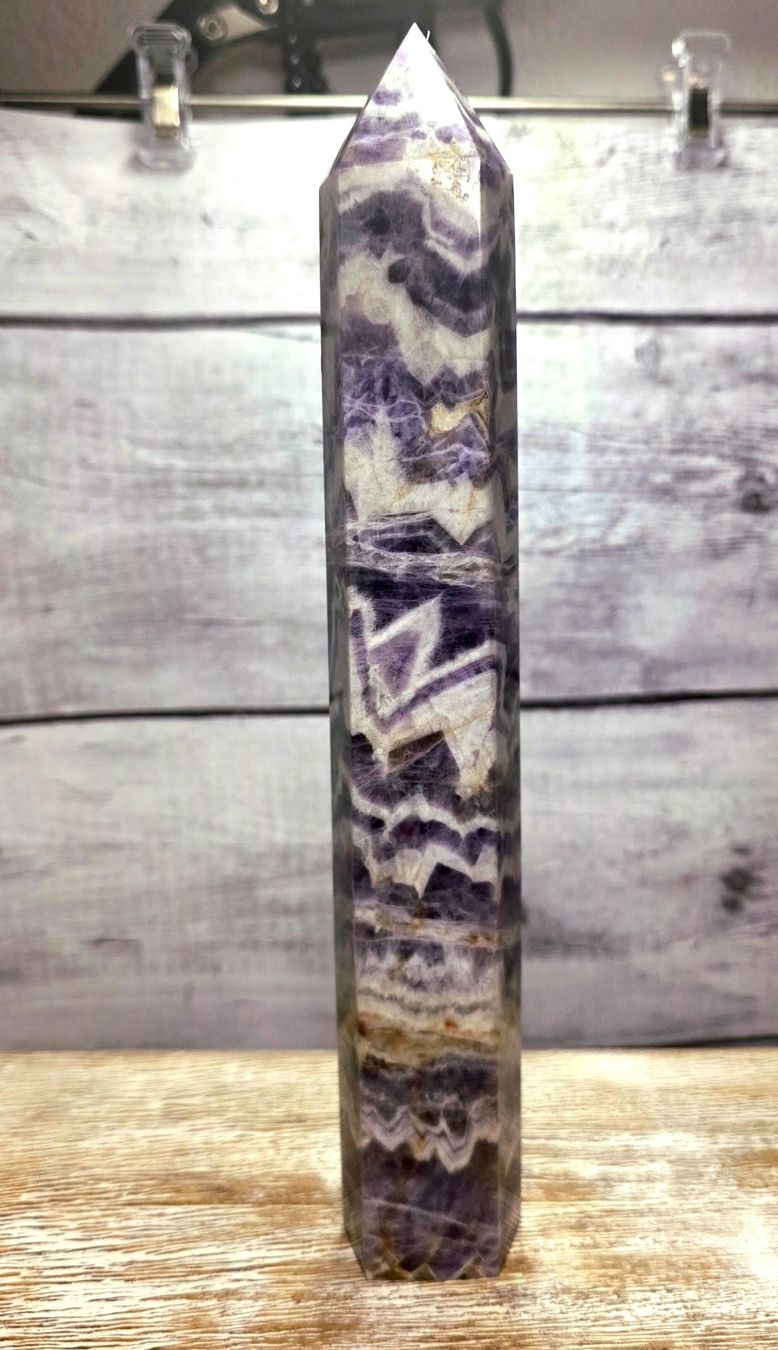 Minerali & Pietre curative: Chevron Amethyst Obelisk 27cm 810g – Nuovo (secondo la descrizione) da Matzingen venduto da Shay_Crystalz 1