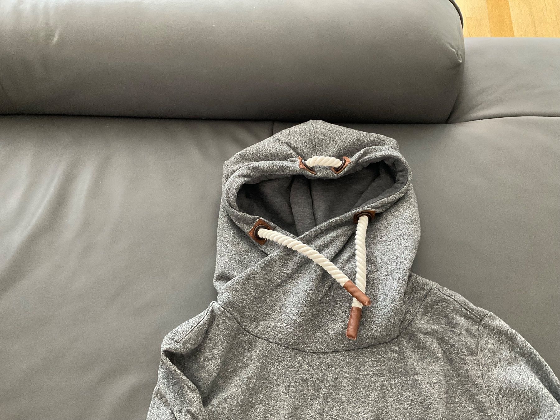 Naketano Maglioni & Felpe: Kapuzenpullover grau – Usato da Horw venduto da Benny017 1