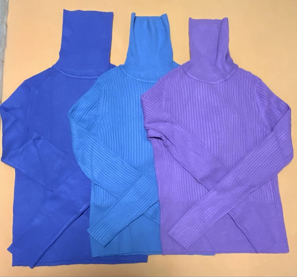 Zara Lotti di vestiti: 3x Pullover mit Halskragen, Zara, Gr. M – Usato da Zollikerberg venduto da Jvac2