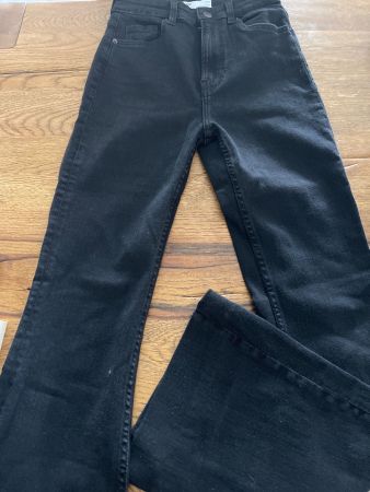 Bershka Jeans Bootcut - Trend- Must have - Schwarz-Grösse 34