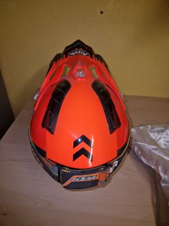 KTM Airoh Helm