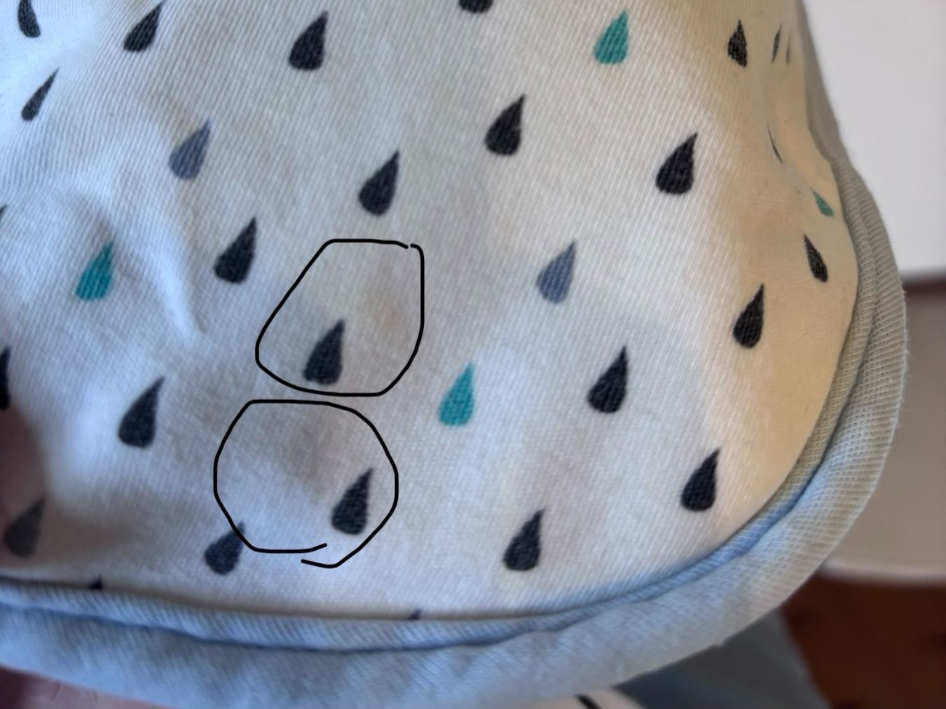 Baby-Mahlzeiten: Set de 5 bavoirs semi-imperméables – Gebraucht aus Chapelle (Glâne) von cle_pjg7 3