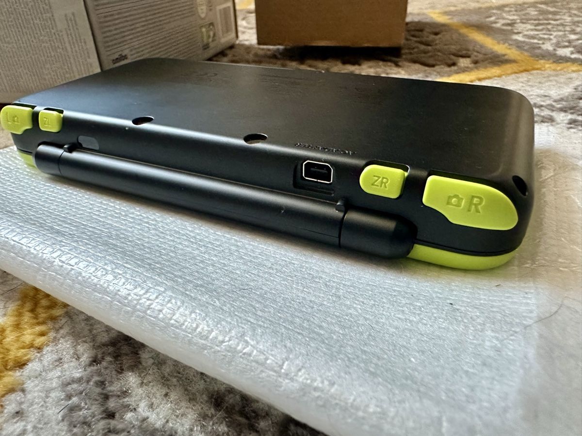Nintendo Console: New Nintendo 2DS XL, Mario Kart 7 Bundle, Black + Lime – Nuovo (secondo la descrizione) da Islikon venduto da Porti_91 3